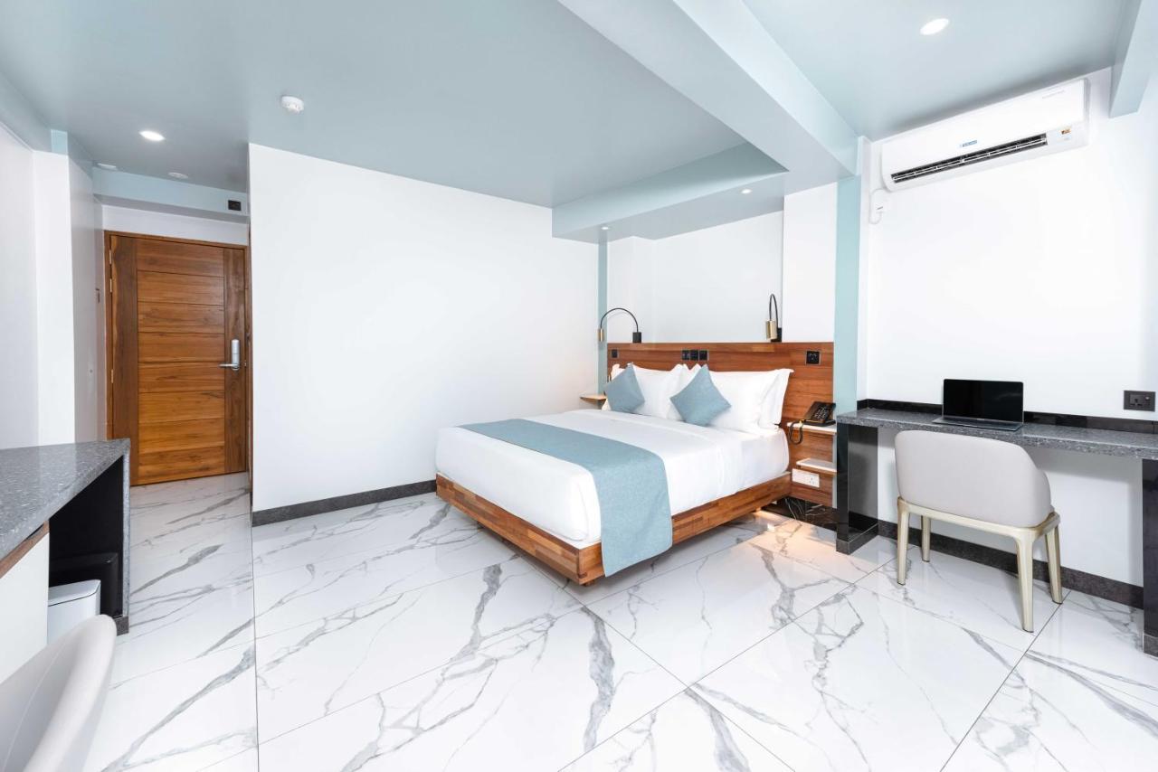 Marukab Plaza Hotel Male Exterior photo